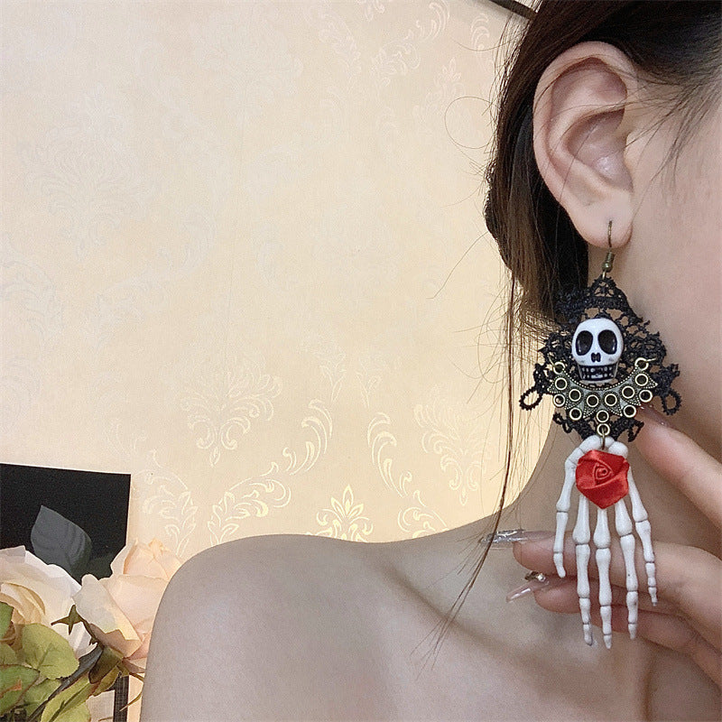 Boucles d'oreilles gothiques vintage en dentelle noire avec tête de mort