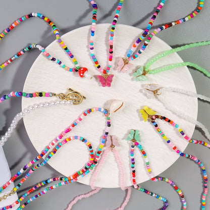 Collar bohemio sencillo de cuentas coloridas