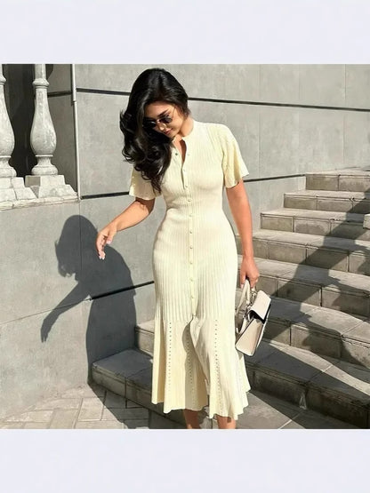 Women Fashion Short Sleeve Knitted Dress in Solid Colors