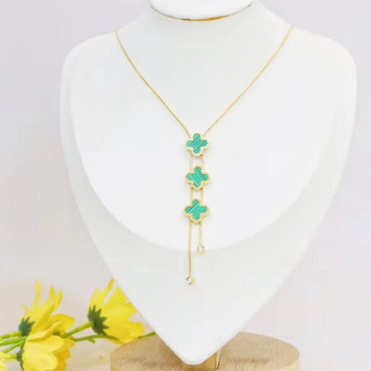 Collar con colgante de borla de trébol de cuatro hojas de acero inoxidable para mujer