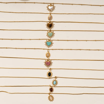 Collar sencillo de acero y titanio con piedras naturales y diseño de amor para mujer