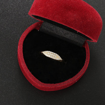 Anillo de circonita simple de moda para mujer