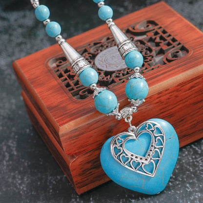 Collar con colgante de corazón de amor verde bohemio