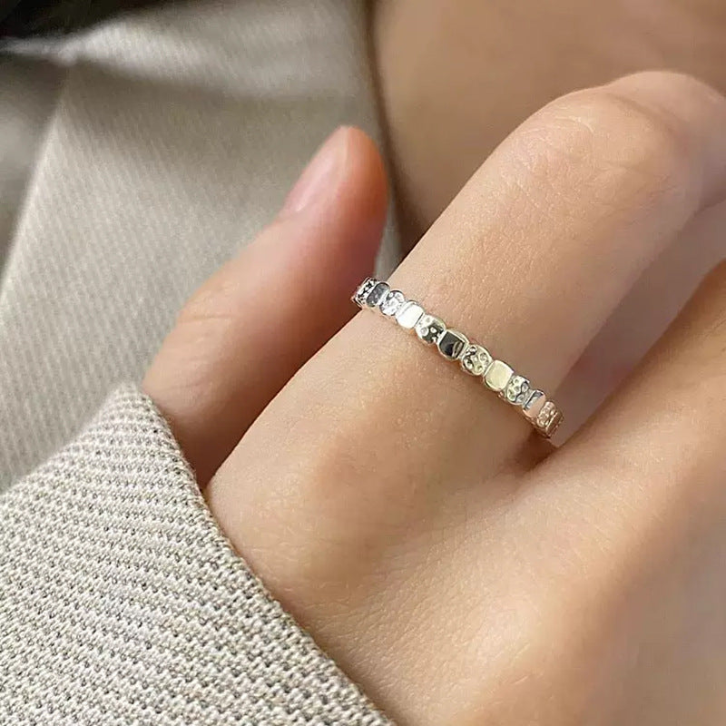 Anillo cuadrado irregular simple de plata esterlina S925