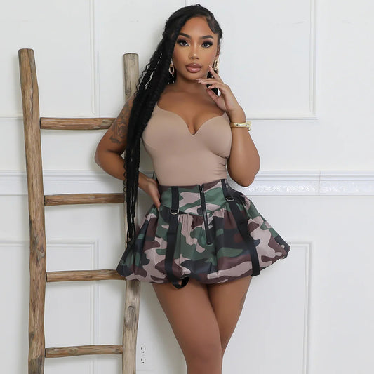 Falda plisada con cremallera y camuflaje informal de moda para mujer
