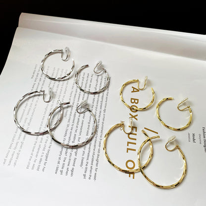 Women Moebius Circle Hoop Earrings