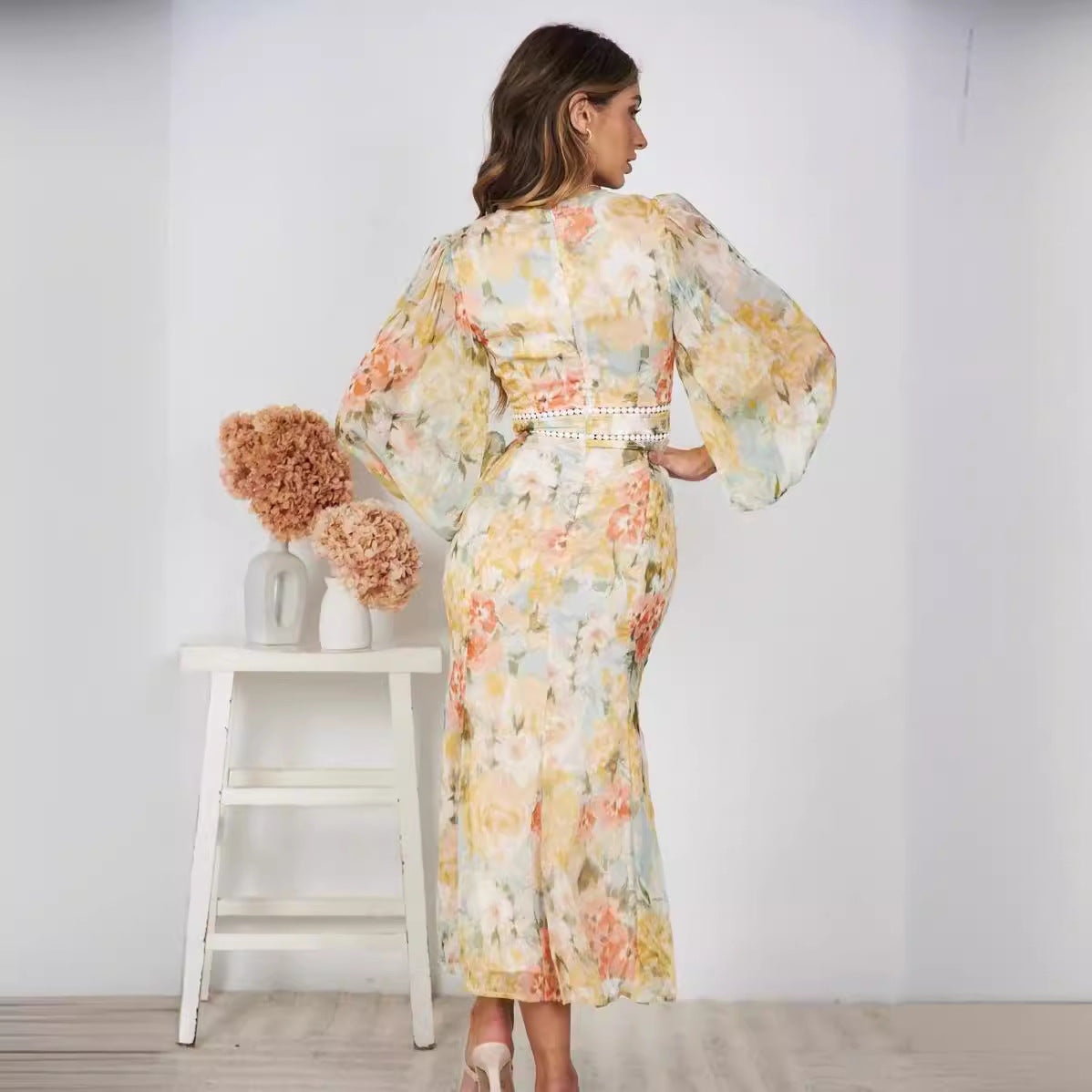 Vestido elegante con estampado floral irregular a la moda para mujer