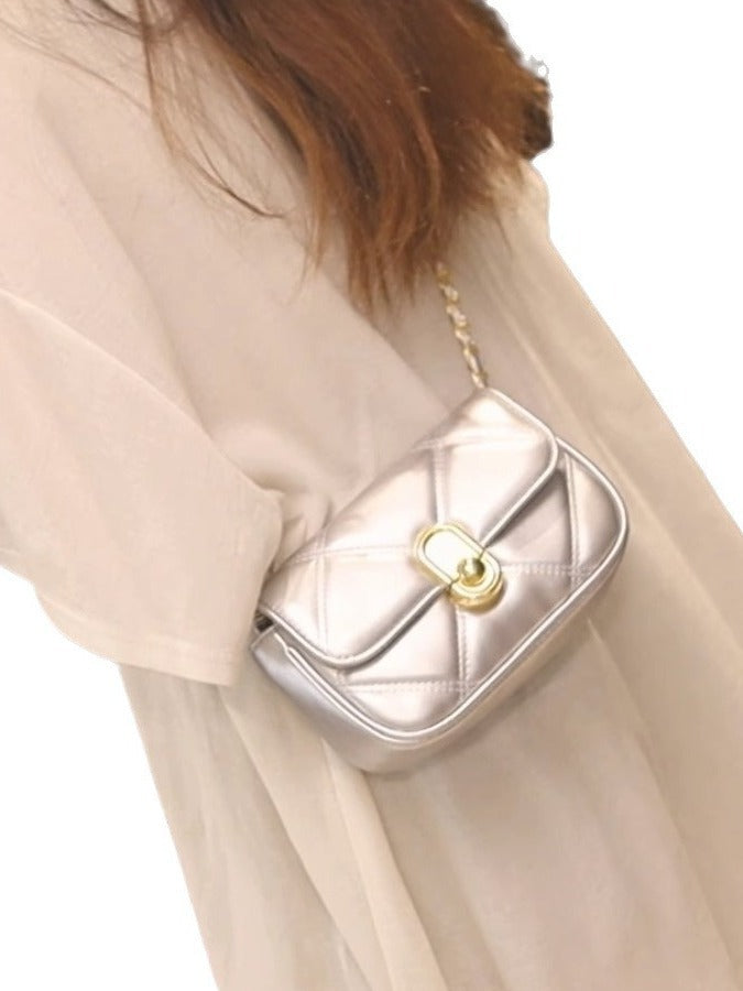 Mini bolso bandolera cuadrado con cadena abatible de moda