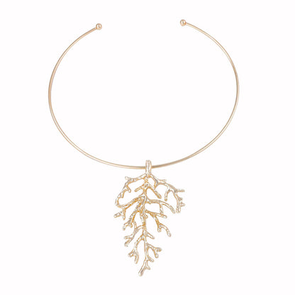 Collar con colgante de coral de aleación oceánica retro de moda para mujer