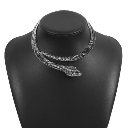 Collar de aleación retro con forma de serpiente para mujer, con colgantes de animales y del zodiaco.