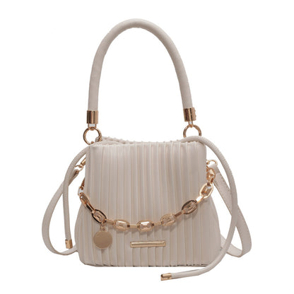 Sac à main seau plissé décontracté de couleur unie pour femme avec chaîne en métal