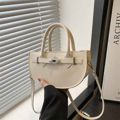 Bolso de hombro de diseño moderno para mujer, ideal para el día a día en verano.