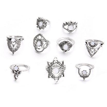 Anillo retro con gema y corona grabada exagerada para mujer