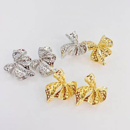 Anillo de cobre con lazo hueco de color sólido a la moda para mujer