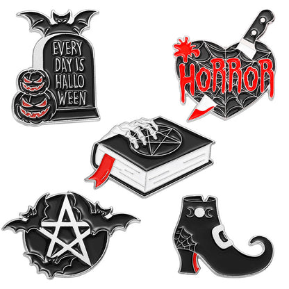 Broches en métal unisexes pour Halloween, motif livre sombre, cœur, chauve-souris, pierre tombale, bottes