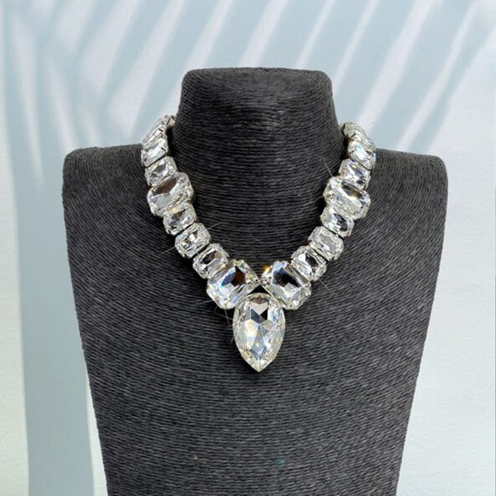 Collar bohemio de diamantes de imitación en forma de gota