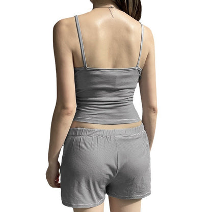 Conjunto de dos piezas de camisola sexy con encaje en contraste de colores y pantalones cortos de cintura alta para mujer