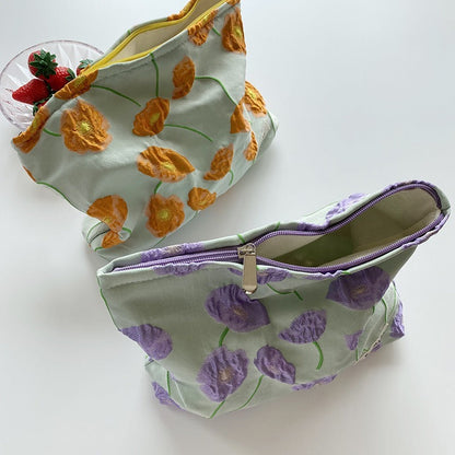 Elegante neceser con estampado de flores y cremallera