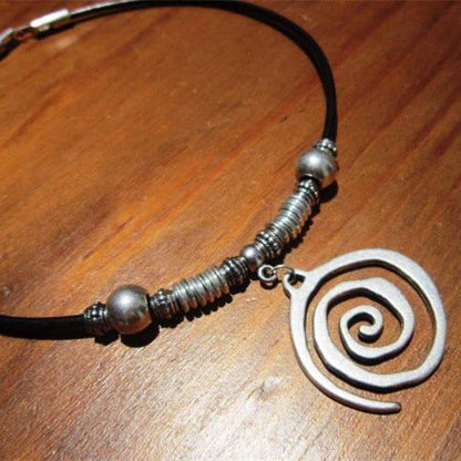 Collar con colgante de vórtice de cuentas vintage bohemias
