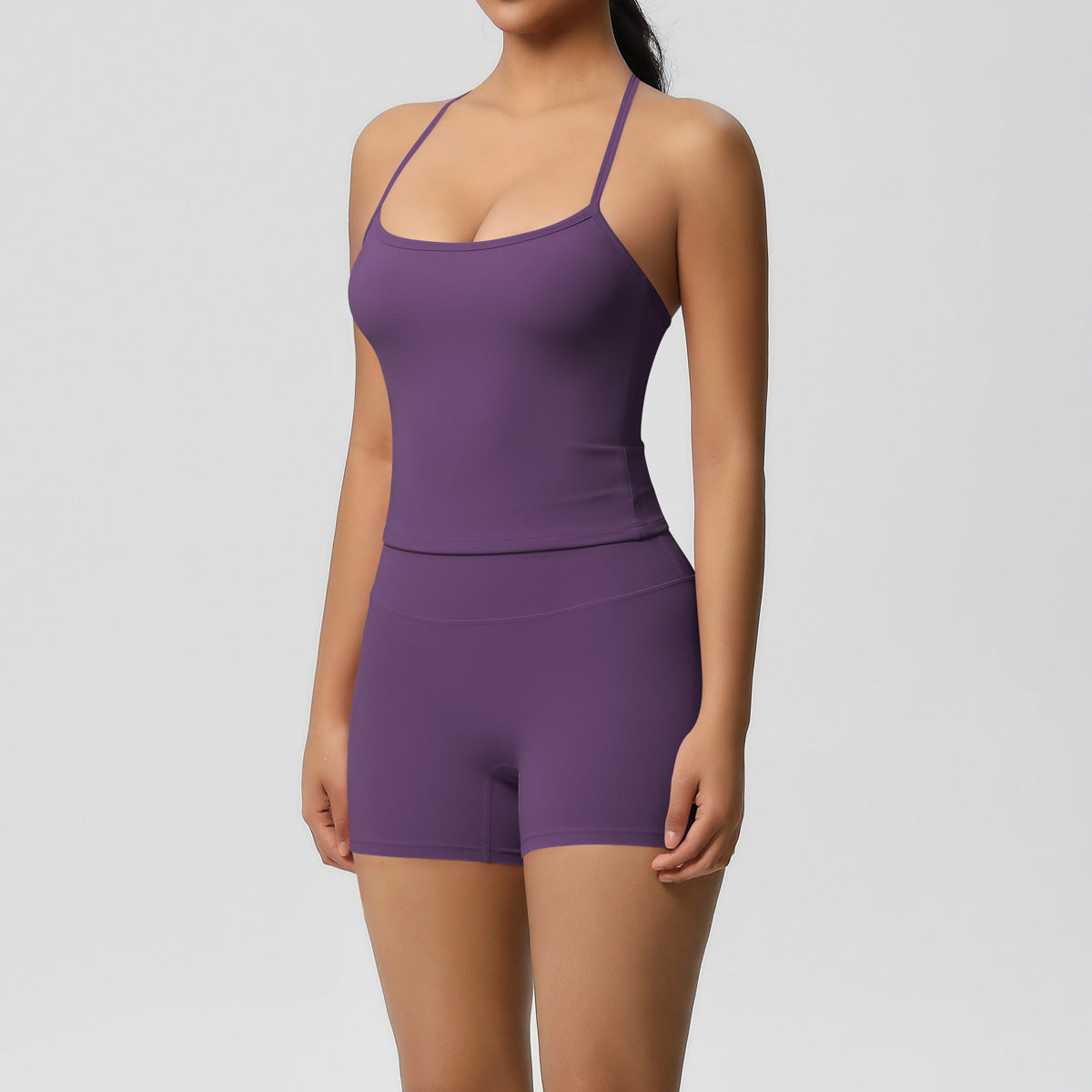 Conjunto de dos piezas de camiseta sin mangas informal con espalda descubierta y pantalones cortos ajustados para mujer